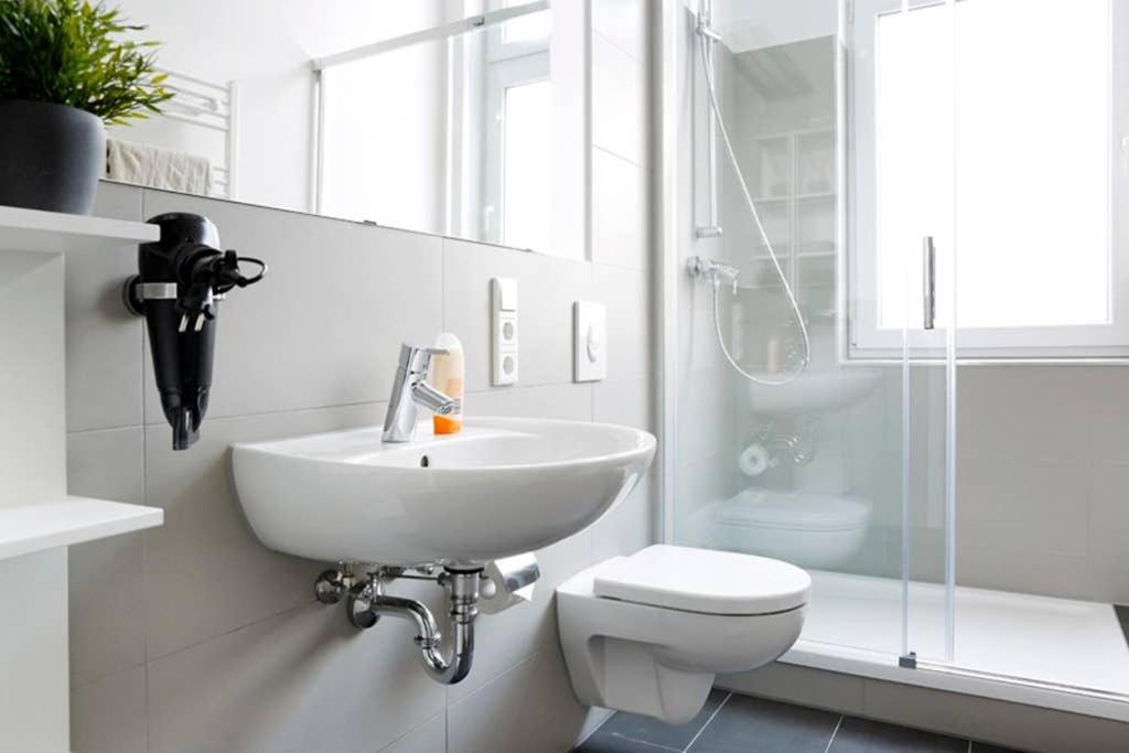 Sc 06 By Rockchair Apartments L Superhost Status L 4 Bedrooms Boxspringbeds 2 Bathrooms Balcony Elevator - Cozy Family & Business Flair Welcomes You! 베를린 외부 사진